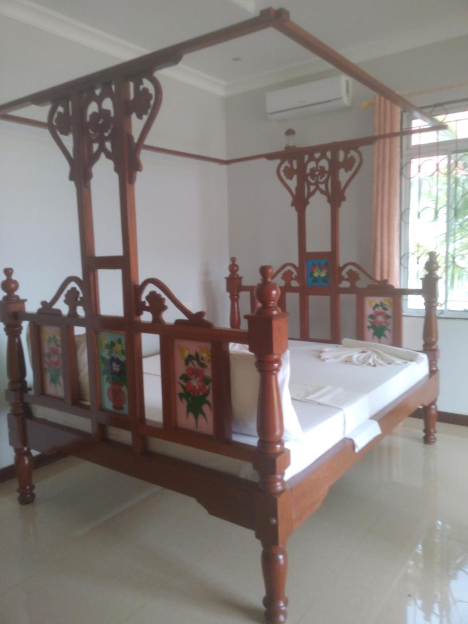 Relax Hotel Taj Нунгви Экстерьер фото