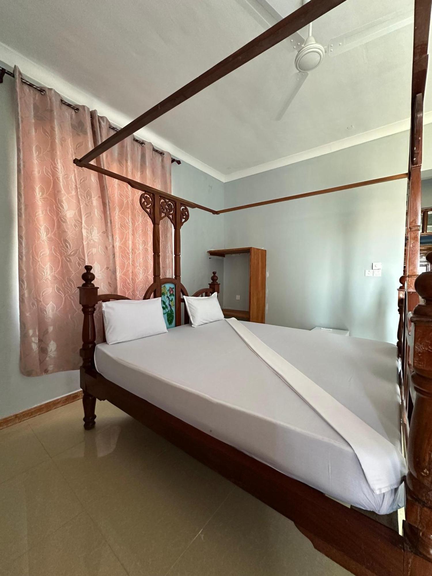 Relax Hotel Taj Нунгви Экстерьер фото